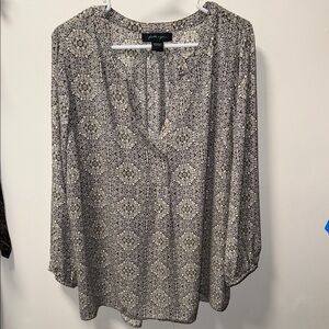 Faith & Zoe Gray and White 3/4 Sleeve Relaxed Blouse